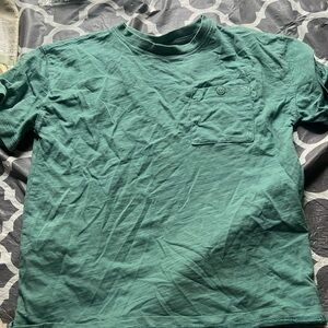 Old navy t shirt size 8
